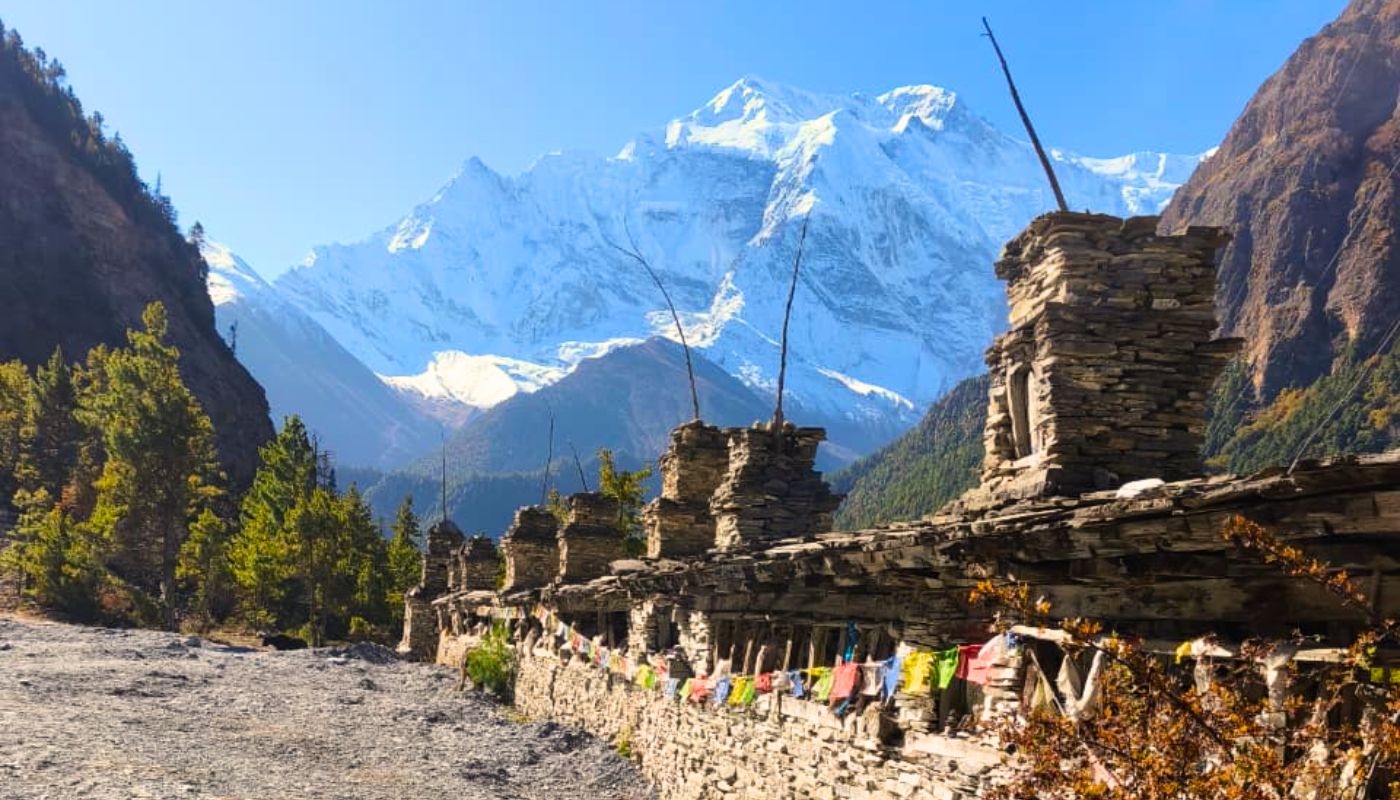 Stunning Himalayan mountain views on the Annapurna Circuit Short Trekking, Nepal