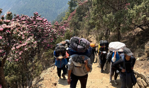Manaslu Circuit Trek without a porter