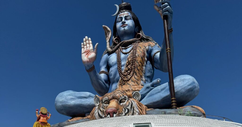 Pumdikot huge statue of lord shiva