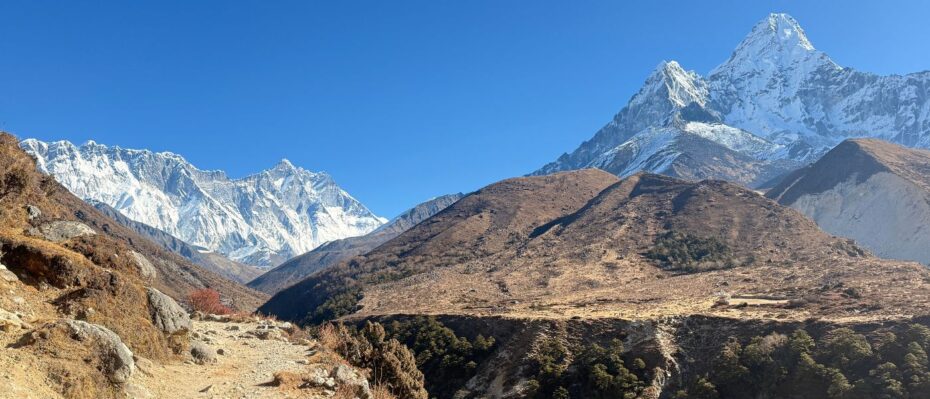 Mountain view on the way to everest base camp