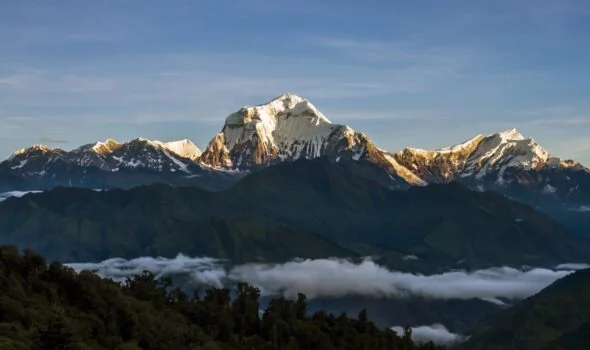 10 Reasons You Should Hire a Trekking Guide